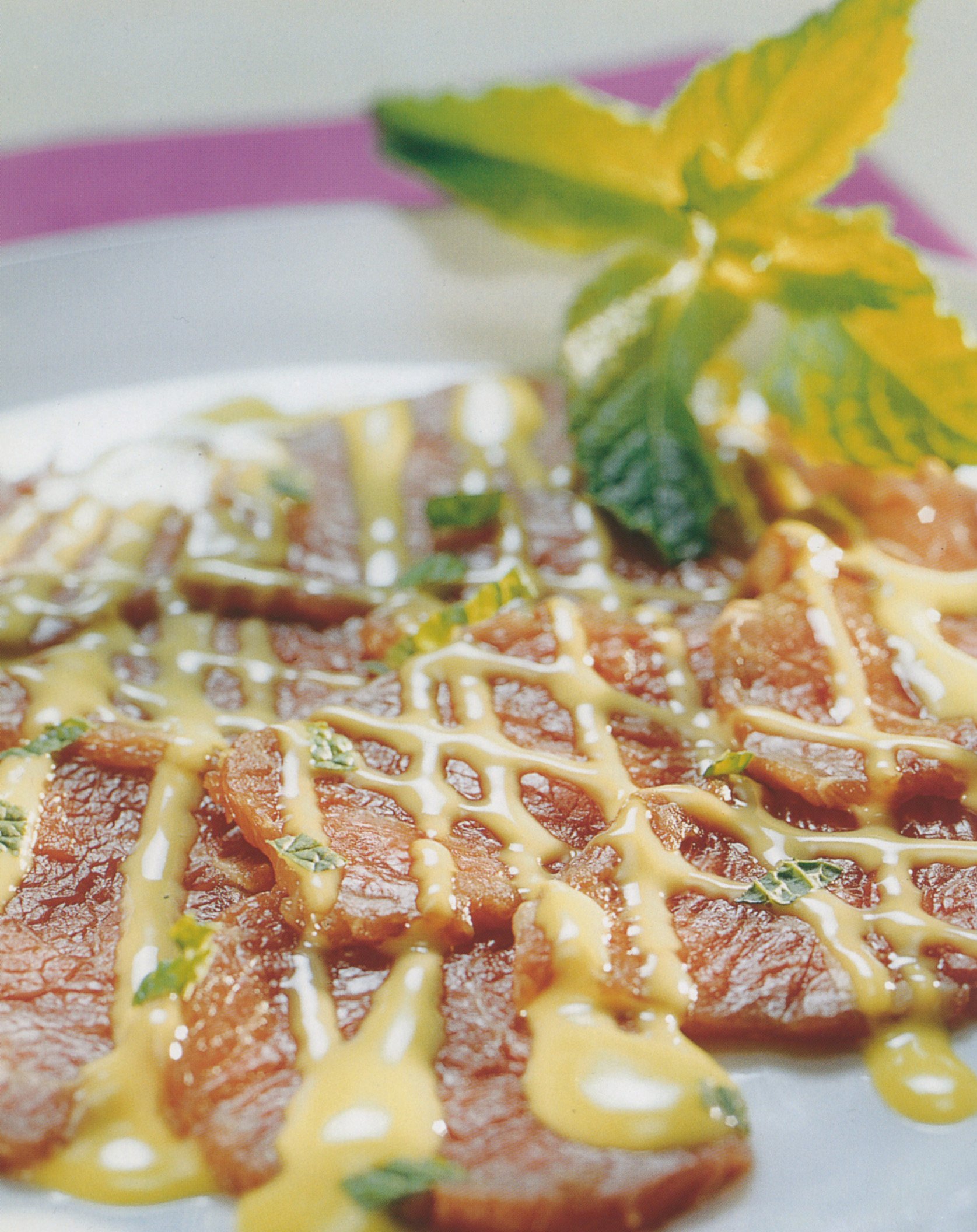 Lamm-Carpaccio mit Knoblauch-Mayonnaise